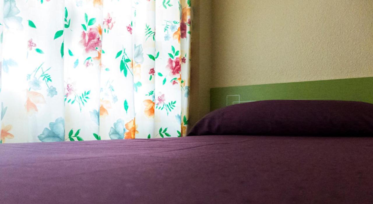 Hostal Rosa Villajoyosa Bagian luar foto